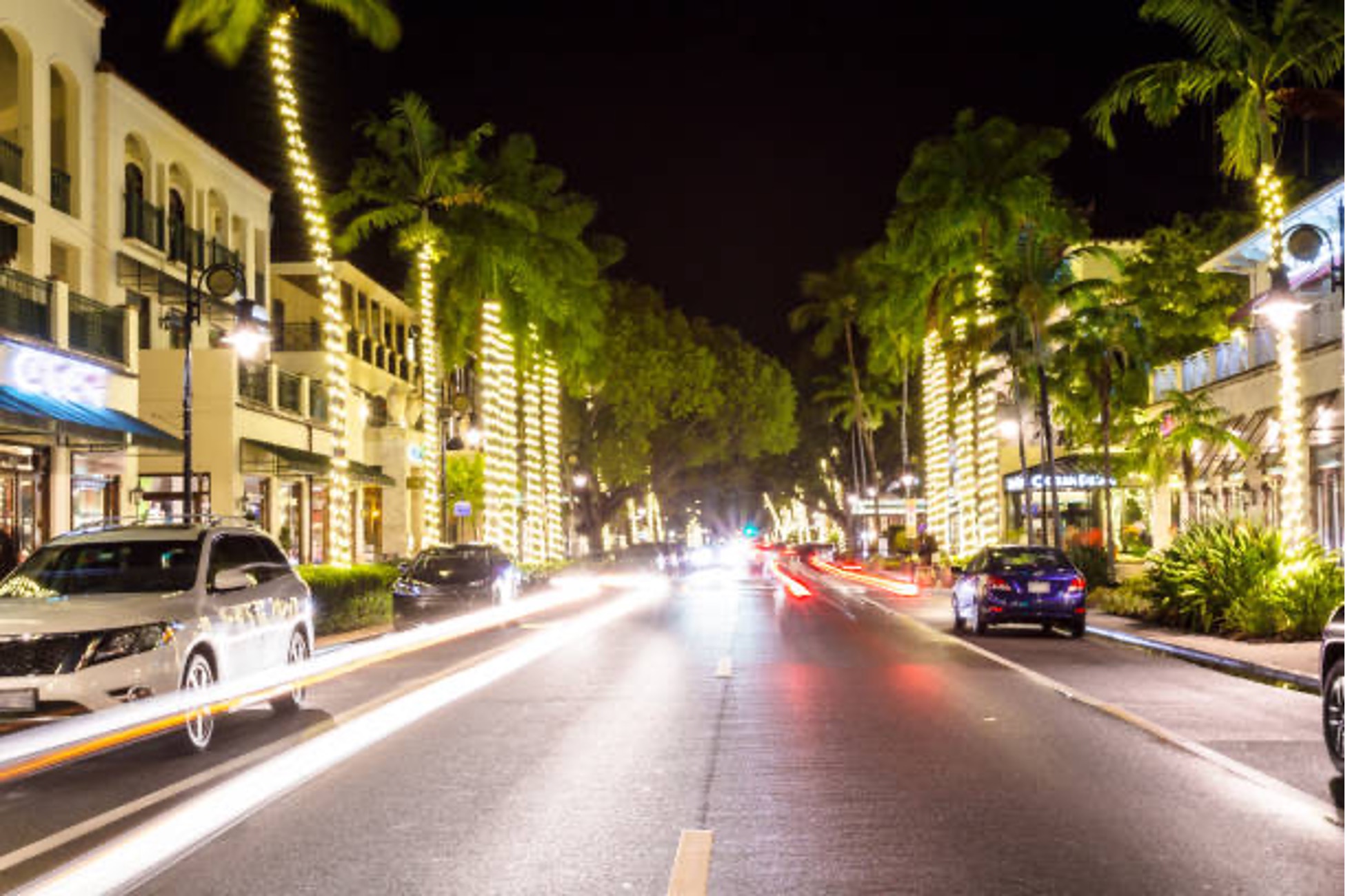 5th Avenue South Naples at night